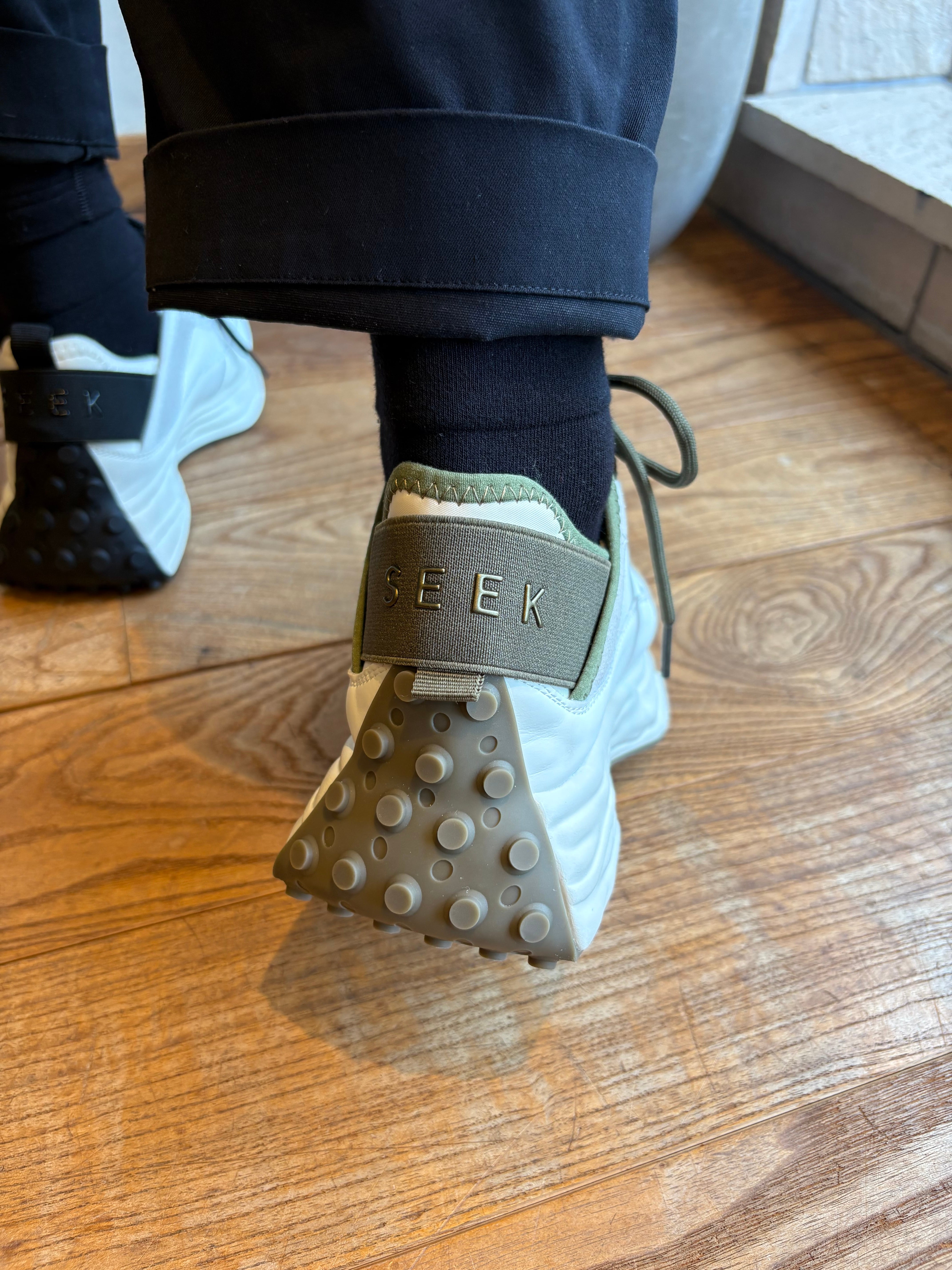 SEEKスニーカー 24cm image.jpg