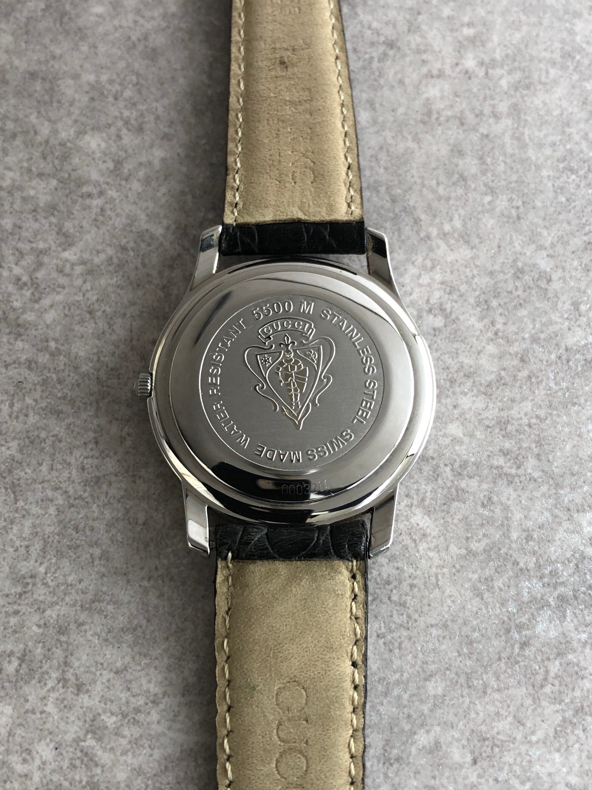 GUCCI グッチ 腕時計 シルバー×ブラック ローマ文字 ステンレス GUCCI グッチ 腕時計 シルバー×ブラック ローマ文字 ステンレス