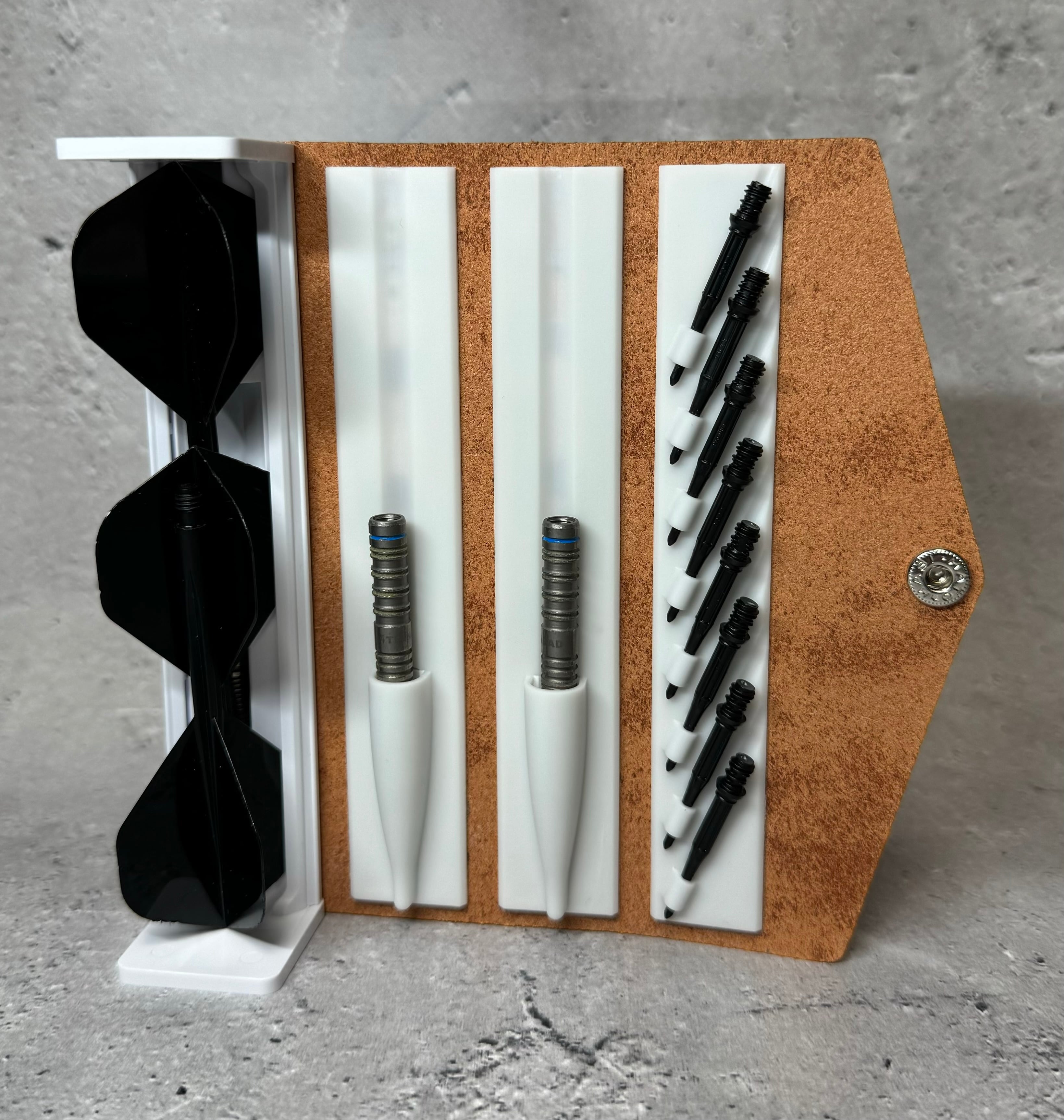 コラボモデルVol.17 松山奈津美選手】本革ダーツケース「Sole」 | rev.