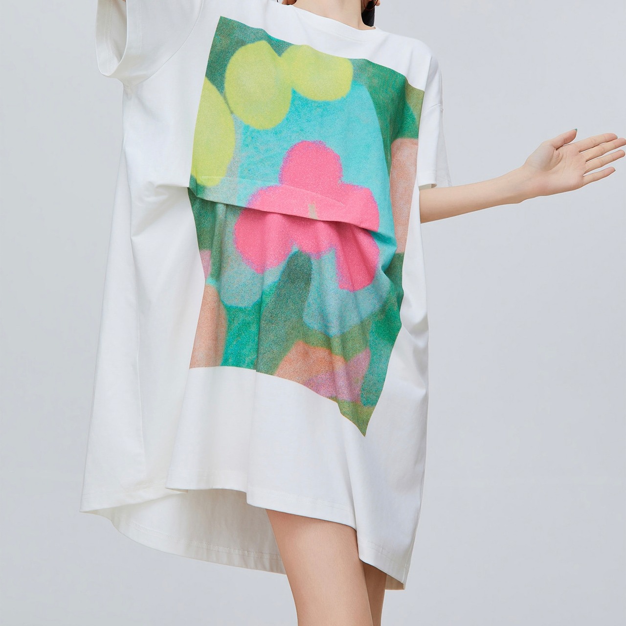 グラフィックフラワープリントTシャツワンピース H0105
