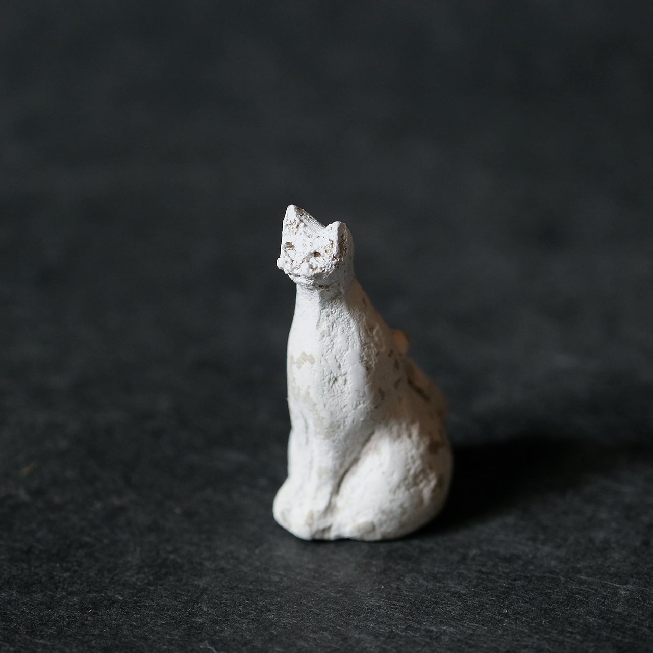 ゆとり炉 一輪挿し のそき見シリーズ 猫 蕨野 知子 Tomoko Warabino 猫のリングスタンド 5. | les trois