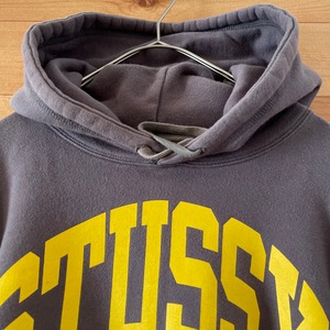 【STUSSY】ビッグロゴ プルオーバー フーディ スウェットパーカー S アメリカ古着