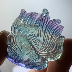 10.九尾狐☆狐フローライト ペンダントトップ