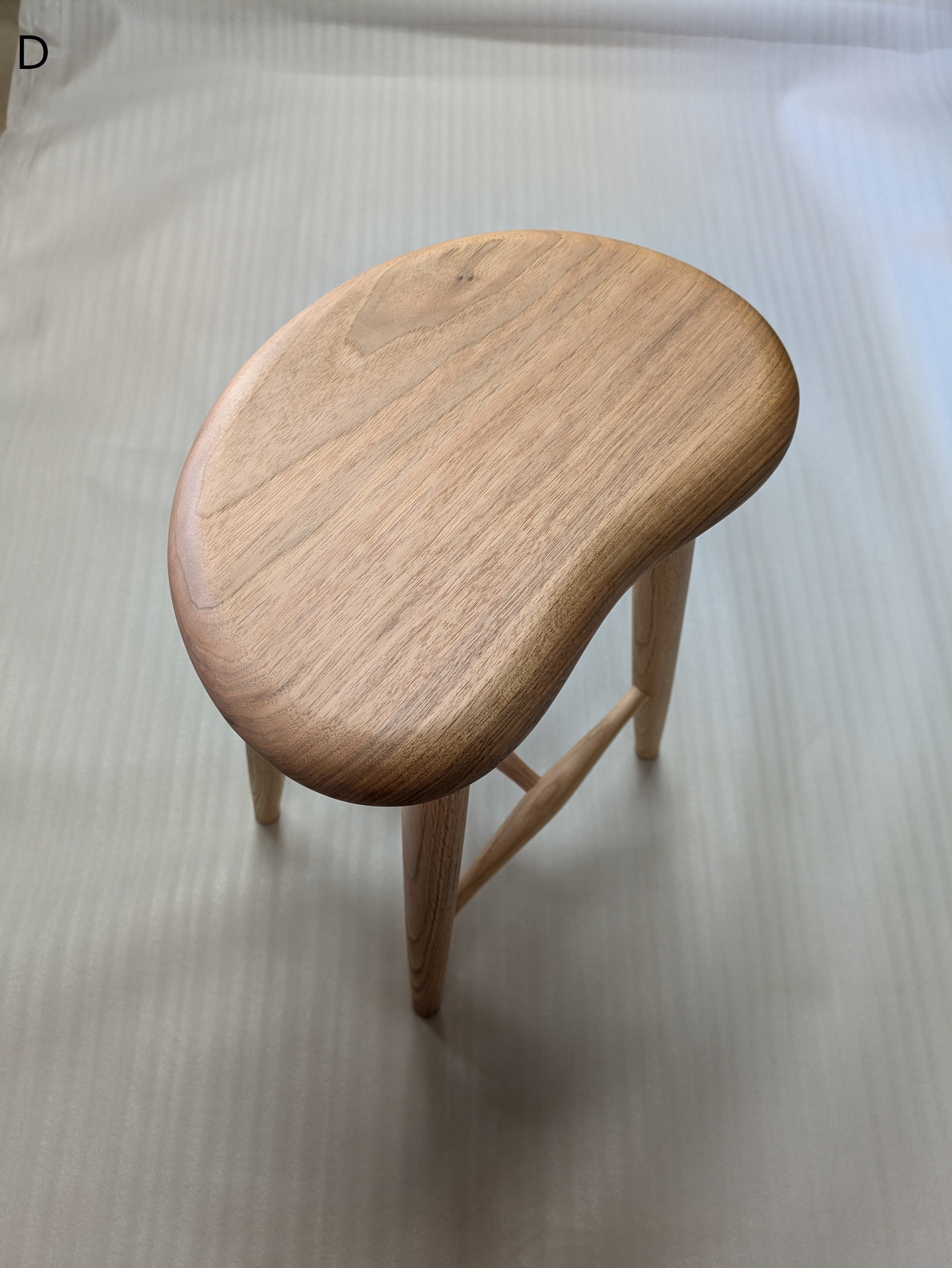 キッチンスツール クルミ Kitchen stool - Walnut | 飛騨高山 家具工房