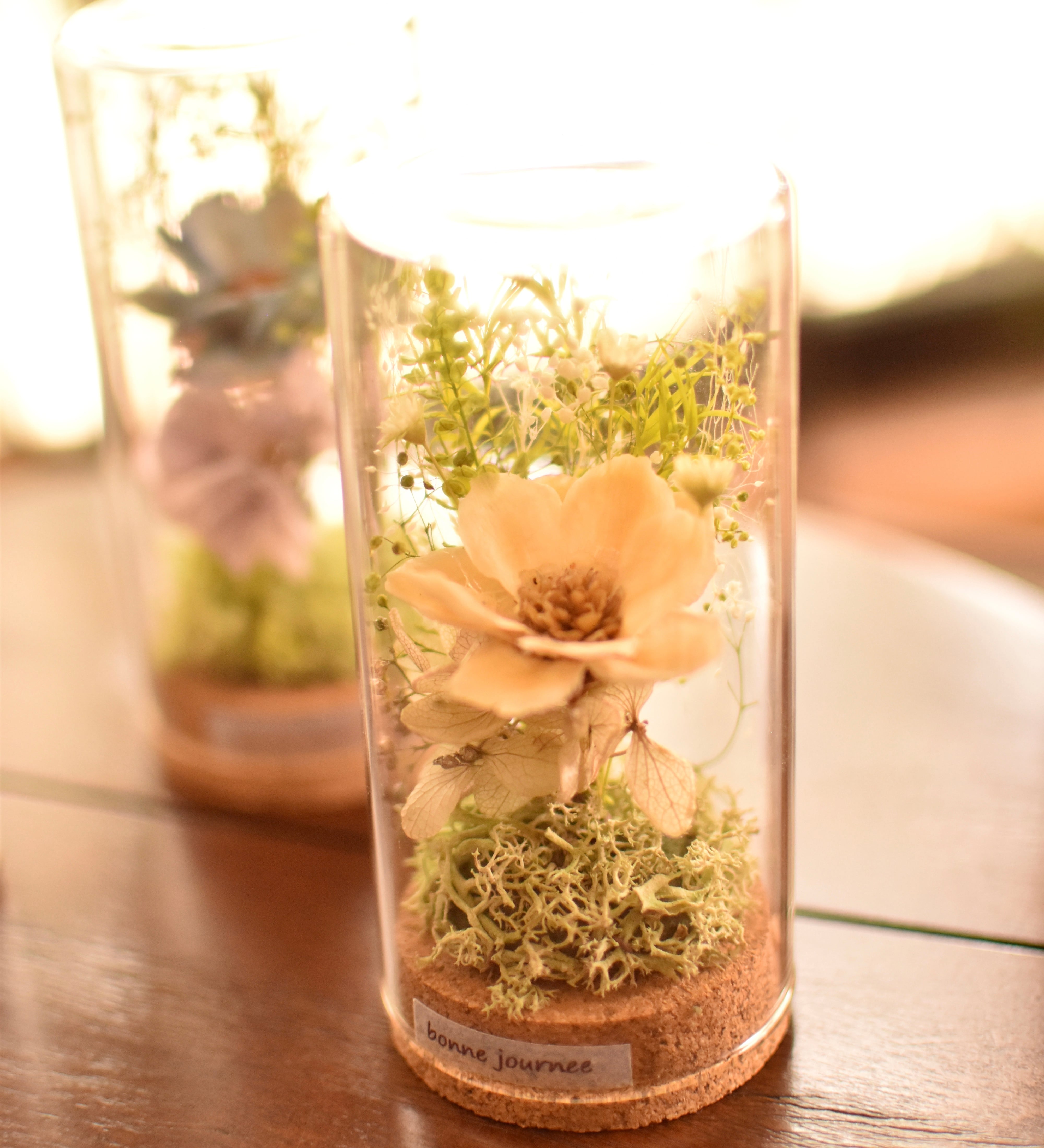 ドライフラワー入りブラウンガラスビン a43ad634bf1f1982803146459db49d