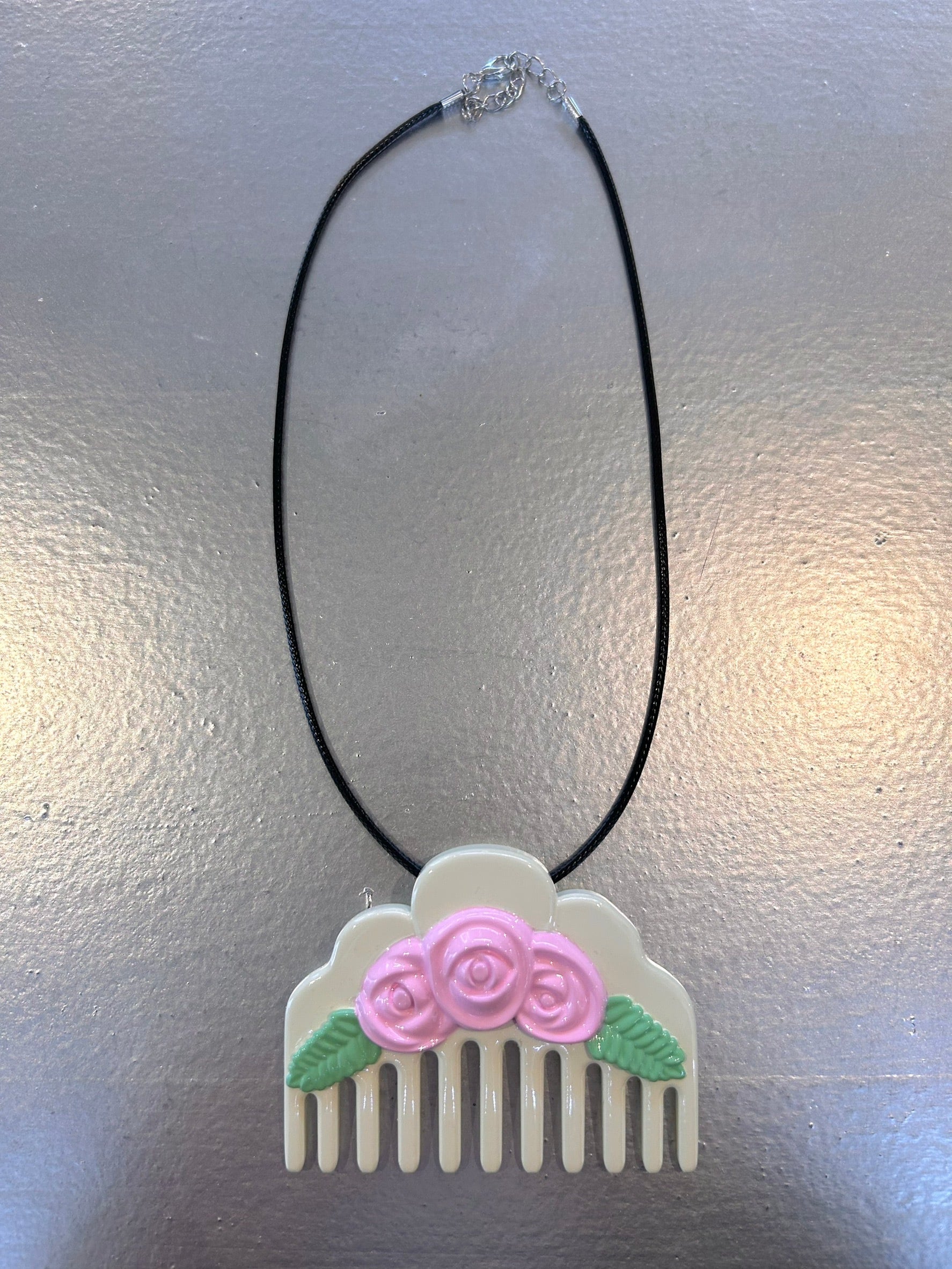 Ashley WILLIAMS COMB NECKLACE