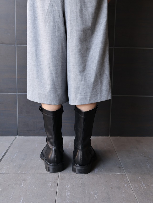 plane toe leather boots