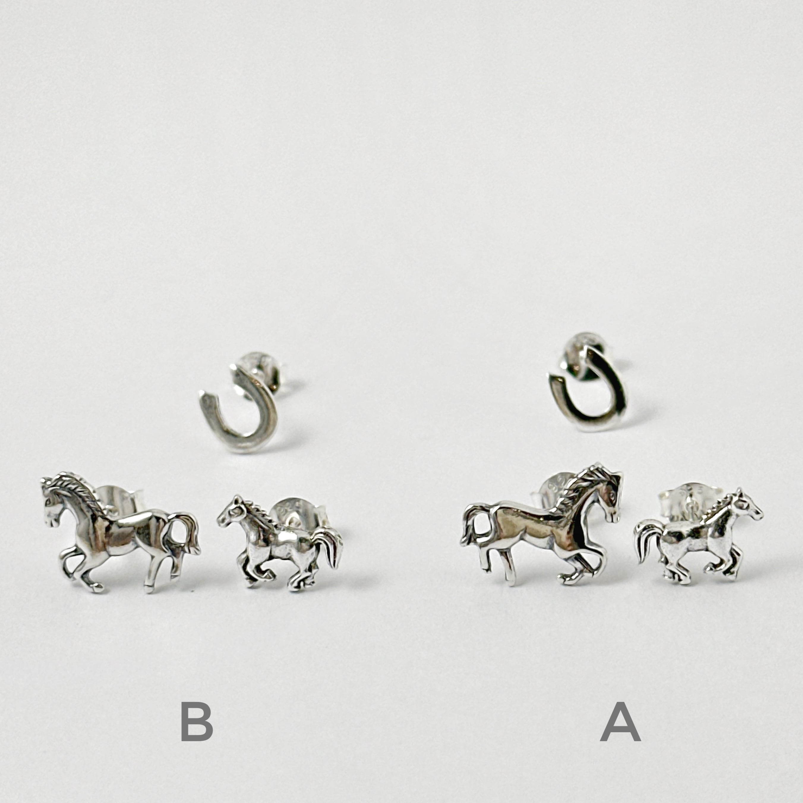 再入荷】馬 と 馬蹄 の 3点セット スタッド ピアス 馬 蹄鉄 ホース