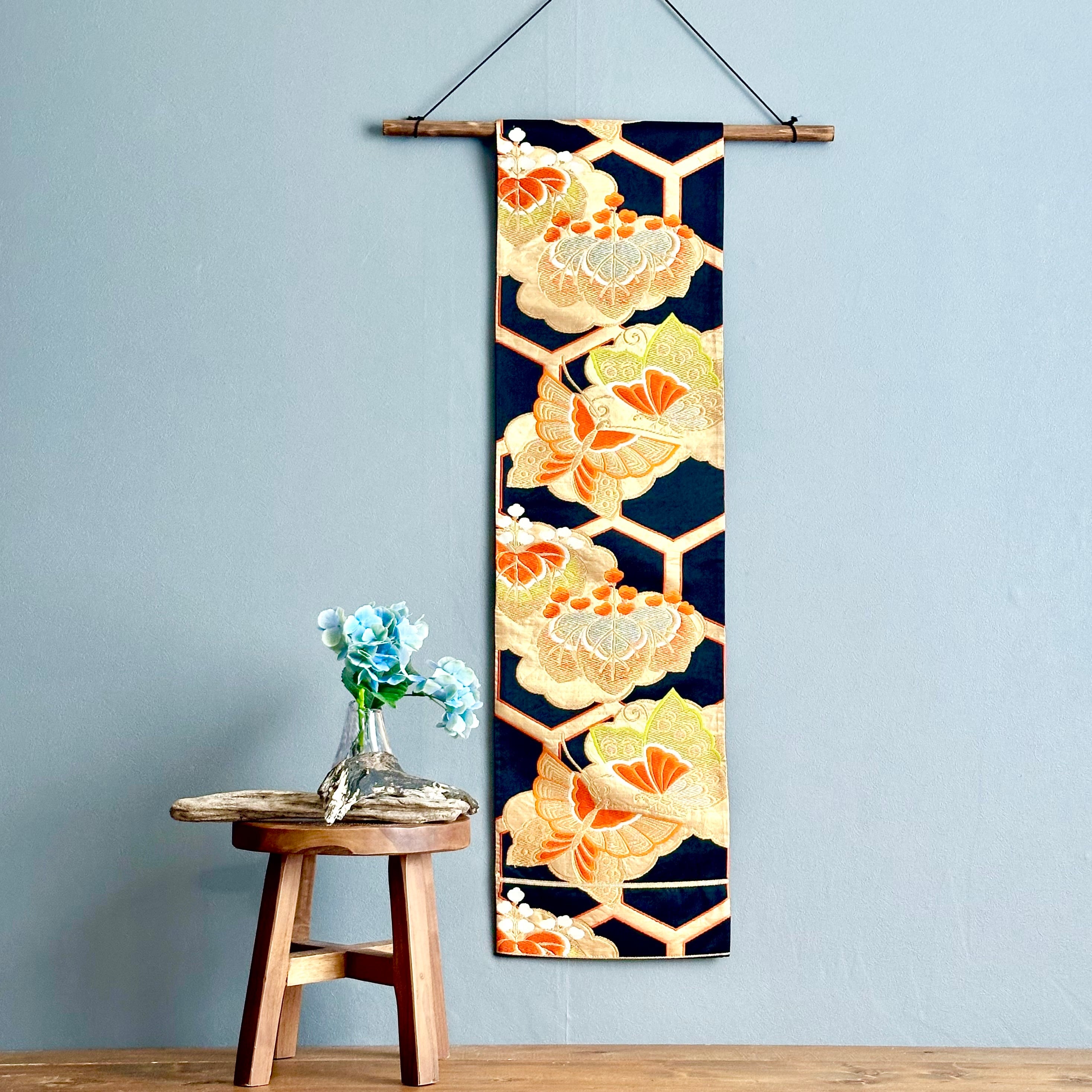 Kimono tapestry 帯のタペストリー 満開の梅と桜 Japanese Kimono