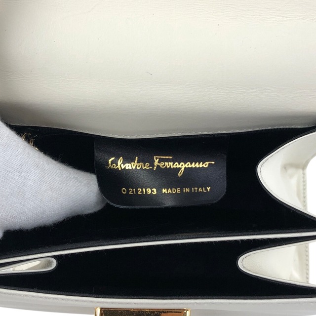Salvatore Ferragamo サルヴァトーレ フェラガモ ショルダーバッグ ホワイト ガンチーニ レザー 2way ミニバッグ vintage ヴィンテージ オールド d37hra