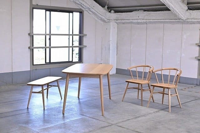 無印良品 22万「丸脚」ダイニング4点セット テーブル アームチェア ベンチ オーク材 無垢机 食卓 定番 人気 ナチュラル MUJI【中古家具/中古インテリア/USED家具ユーズド家具/リサイクル】