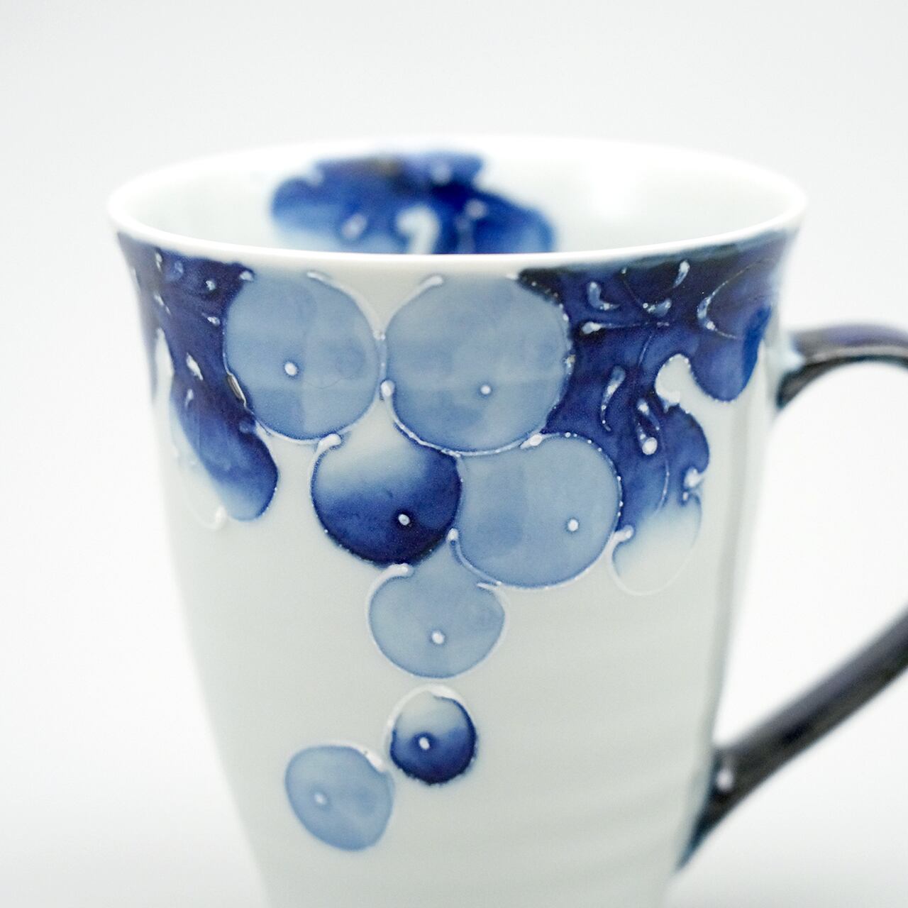 染ぶどう マグカップ(青) | plato 田中陶器店 │ 有田焼・伊万里焼