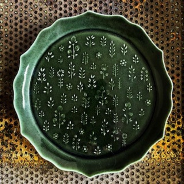 草花の平皿　グリーン