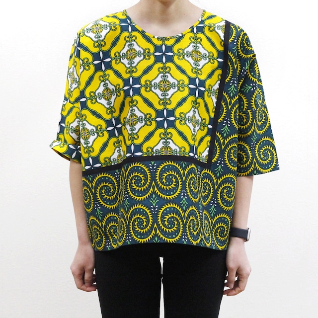 カンガのブラウス（ボックス型）アフリカ布 服 カンガ服