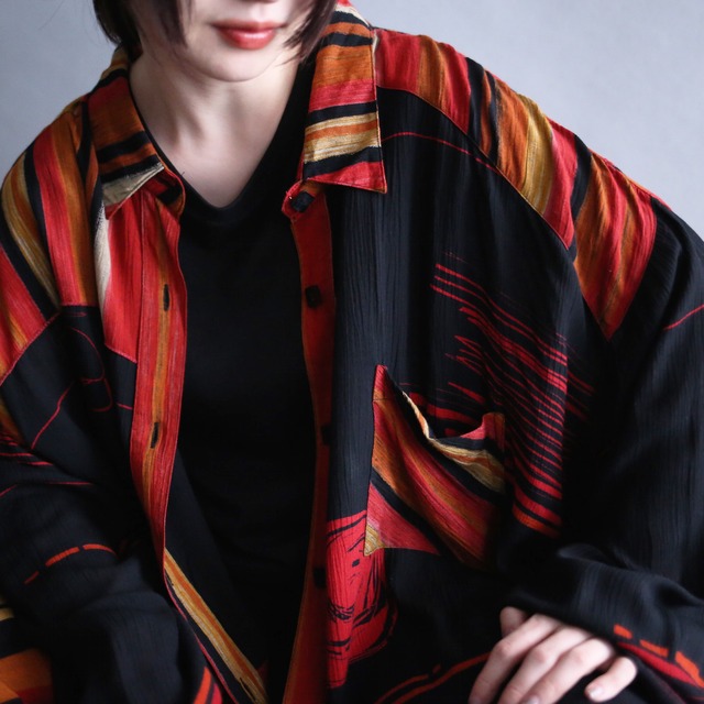 good coloring switch art pattern XXXX super over size box silhouette shirt