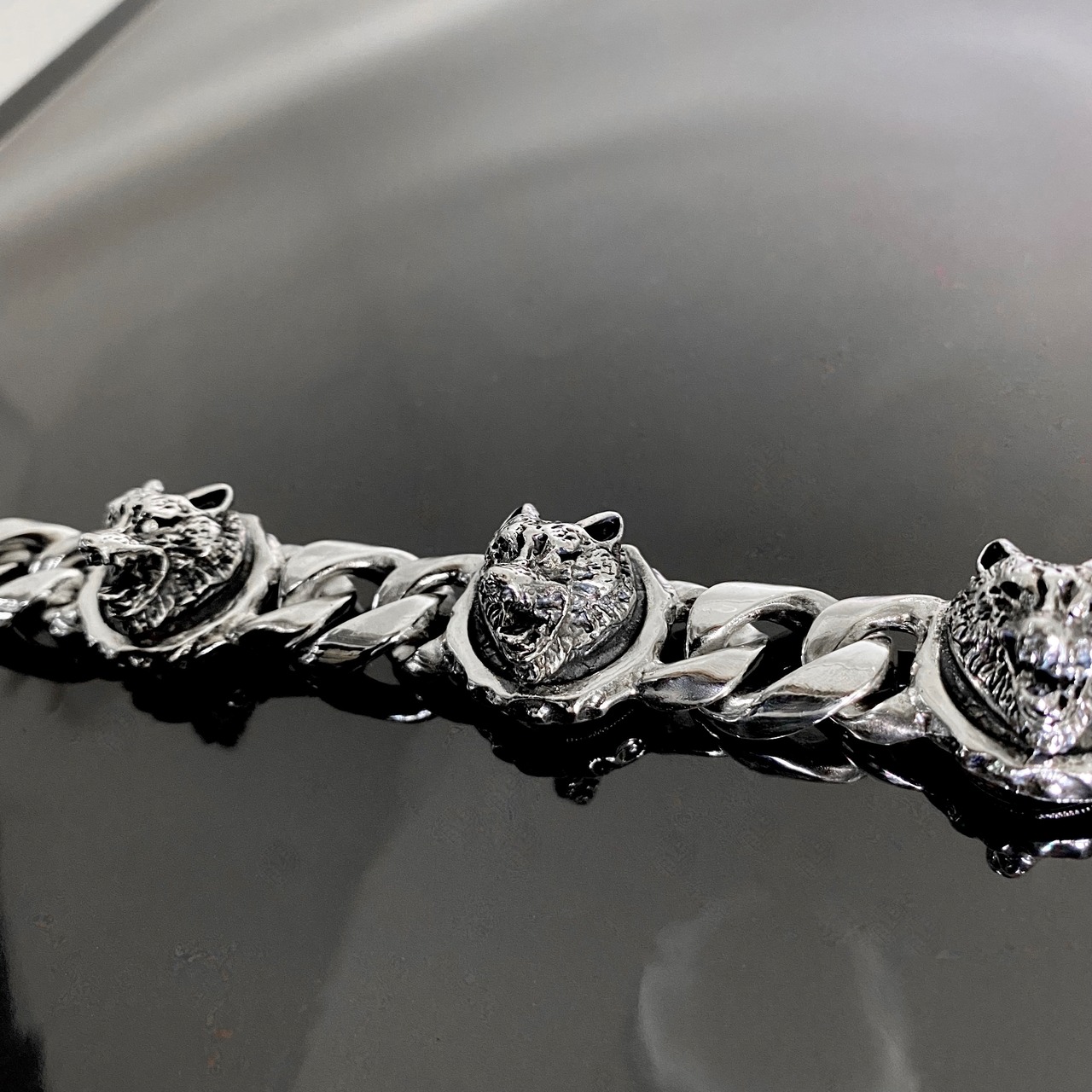 WOLVES CHAIN BRACELET with 8 DIAMONDS / ウルヴスチェーンブレスレット・8ダイヤモンドアイズ