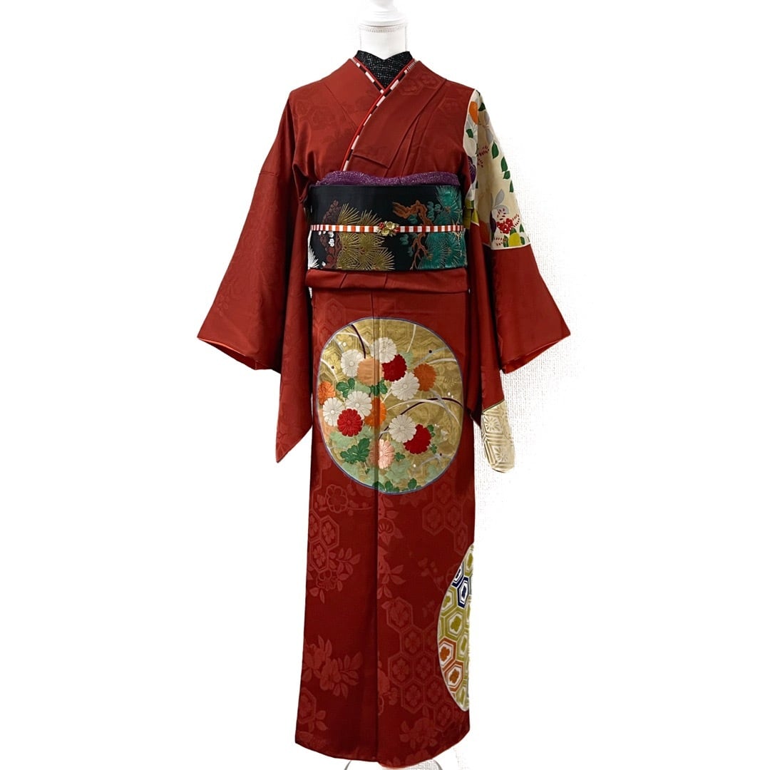 ヴィンテージ】紋錦紗 丸に花・吉祥文様刺繍三つ紋着物 | 今昔きもの楸堂