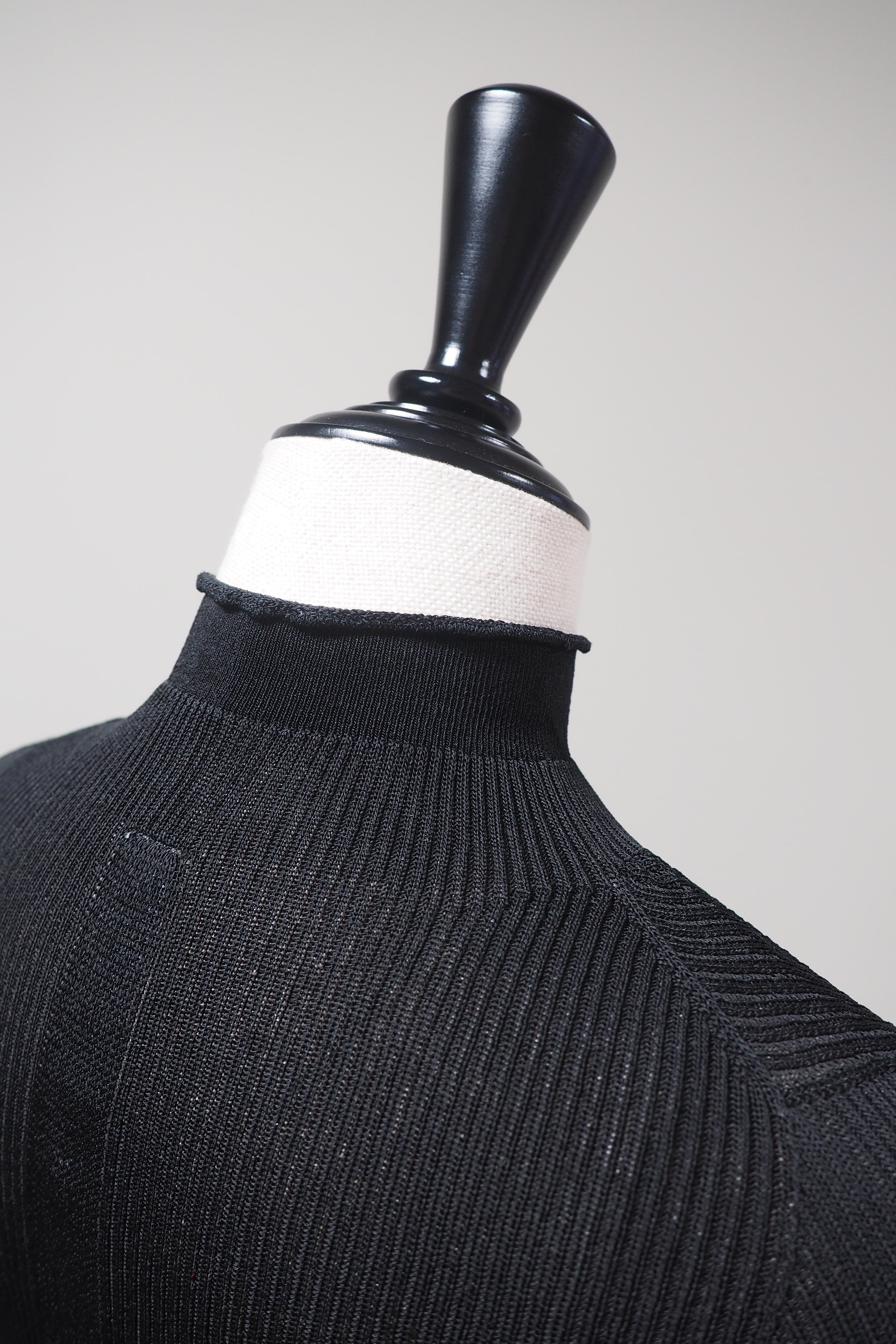 CFCL】SOFT PORTRAIT LONG BELL SLEEVE TOP -BLACK- | loop