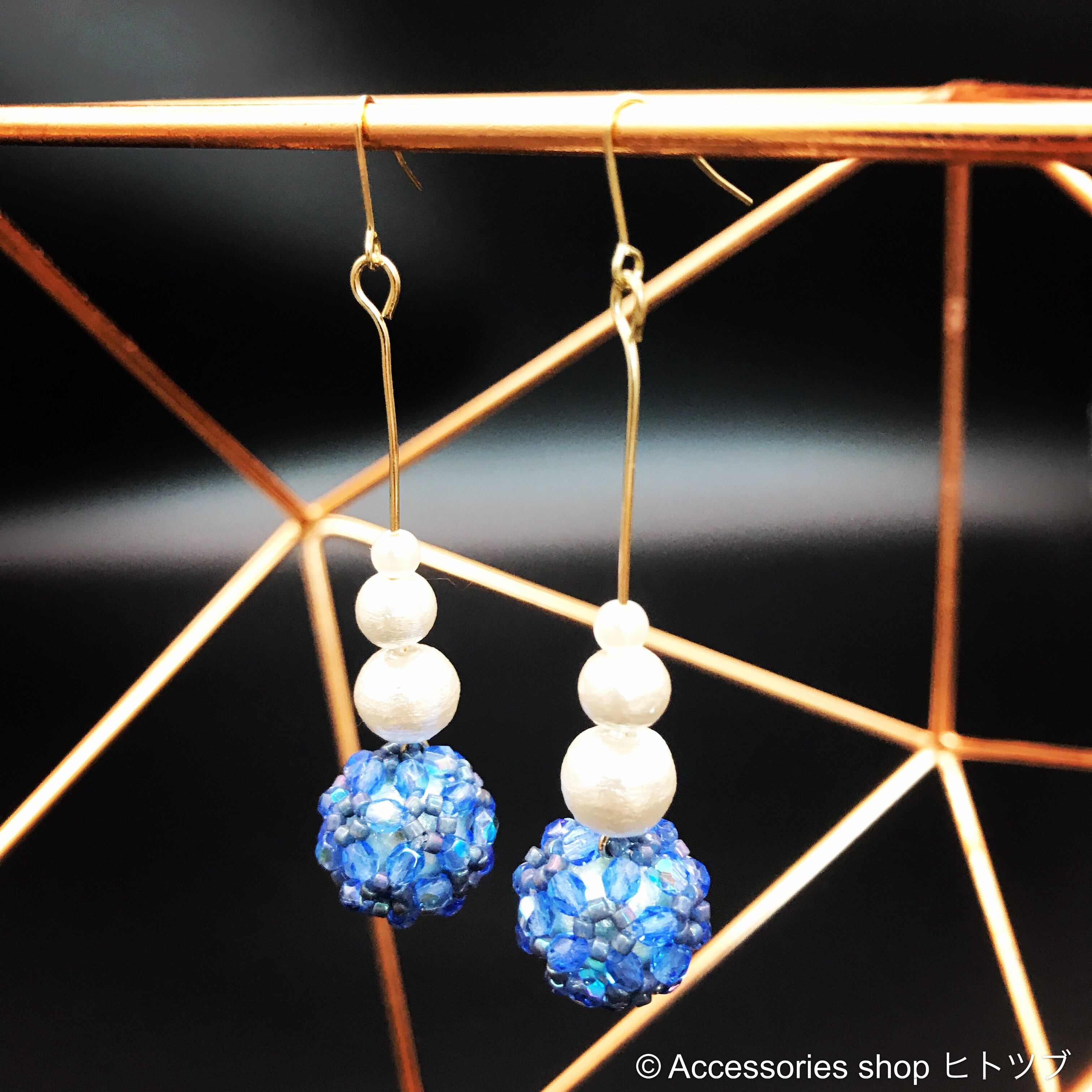 0041:サファイアブルーとコットンパールのピアス