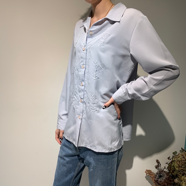 EMBROIDERY BLUE SHIRT