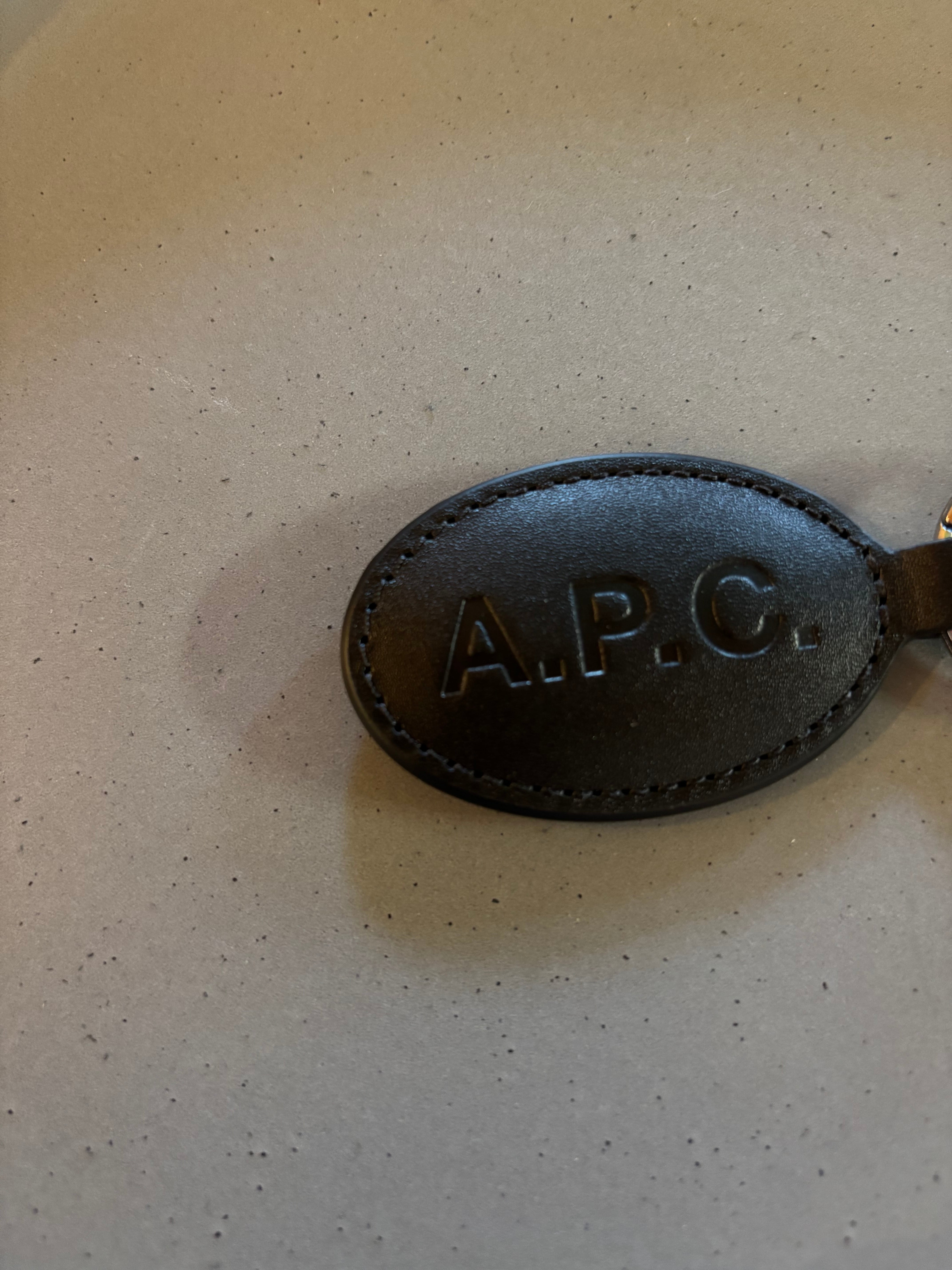 A.P.C.【Osaka キーリング】 | LARGE LAB TOWN