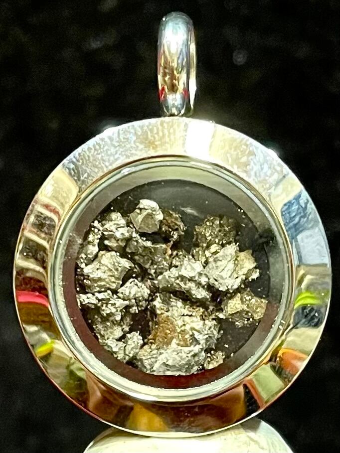 1) 日本人の「心」に寄り添う御守り・奥出雲「玉鋼(タマハガネ)」ステンレスPT