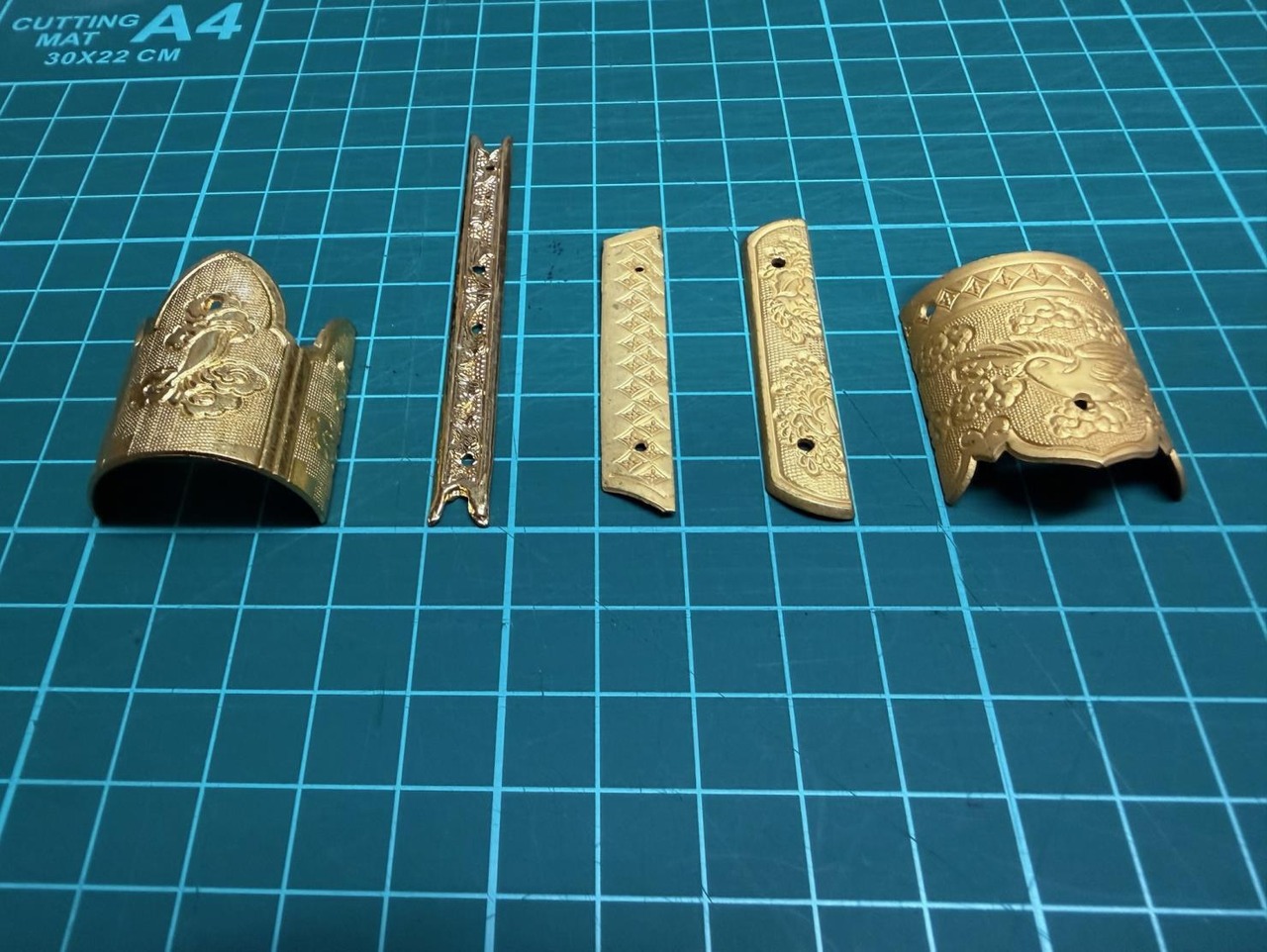 お仏壇の錺金具【ランダム5枚入り】