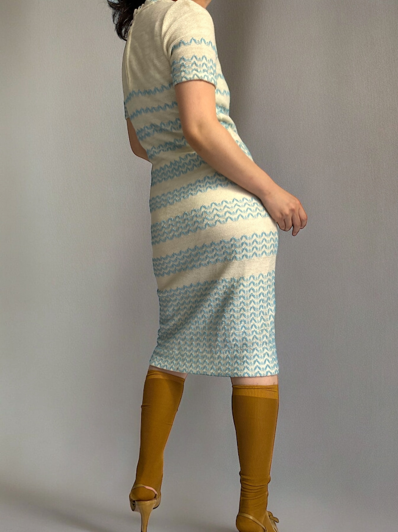 Stand neck knit half sleeve dress