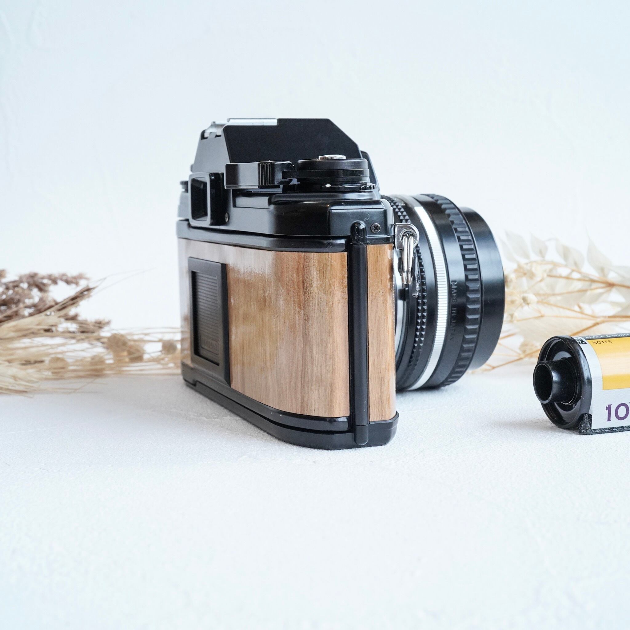 Nikon EM 元箱付き 美品 American Cherry アメリカンチェリー Nikon EM | Macha Cameras