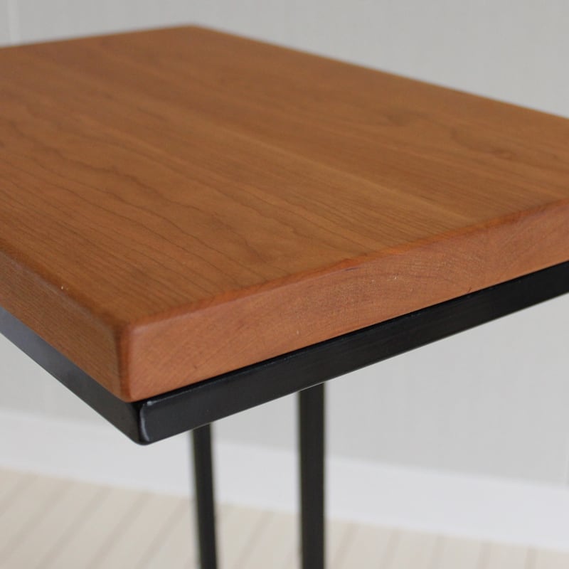 受注製作 天然木無垢材チェリーの木とアイアンのソファーサイド