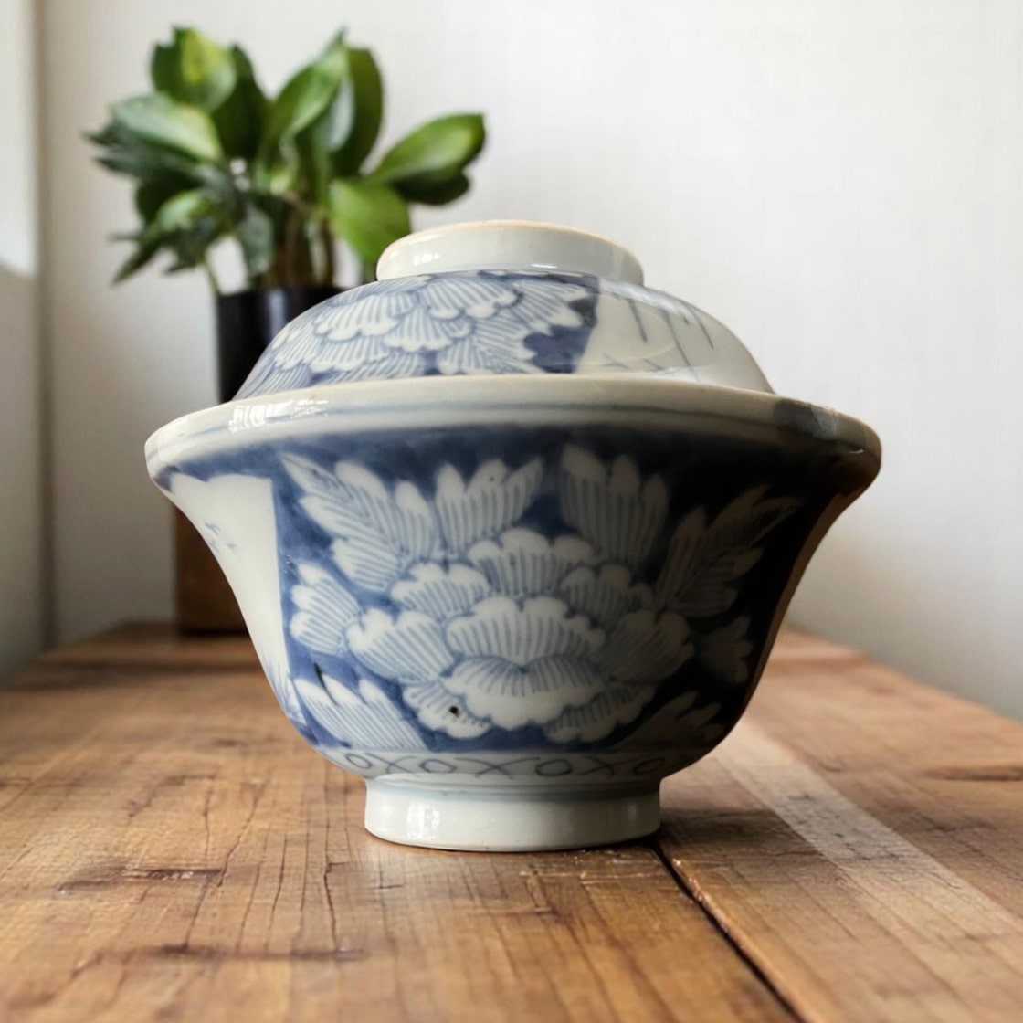古伊万里 染付 牡丹図 蓋付き煮物碗（マルバツ入） | PAY ID