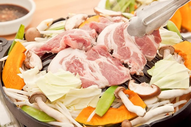 【2022最新】池永鉄工(Ikenaga Iron Works) ジンギスカン 鍋 鋳物 26cm 穴有り QGV2701