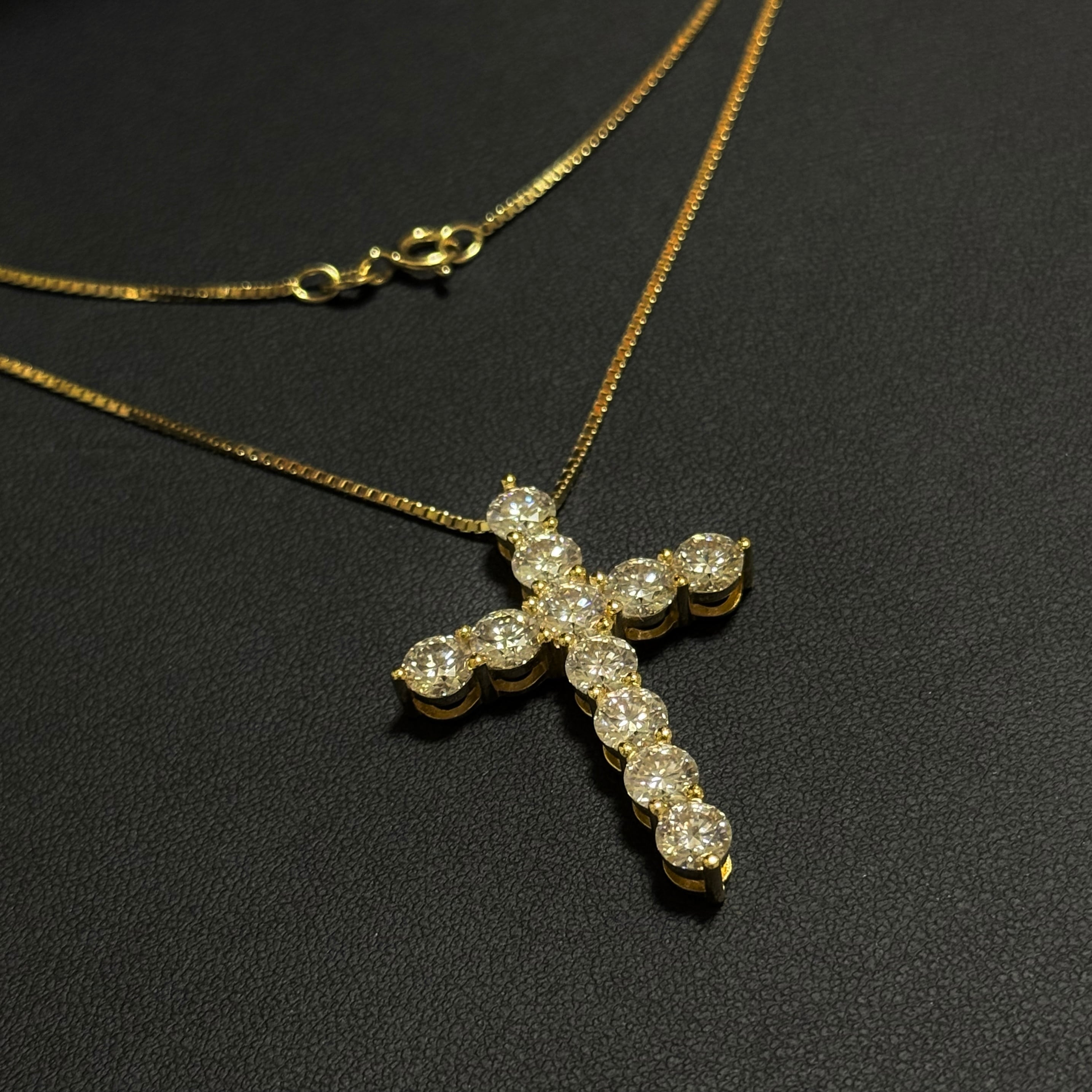 D色 最高グレード モアサナイト【女性ウケ抜群】クロスネックレス