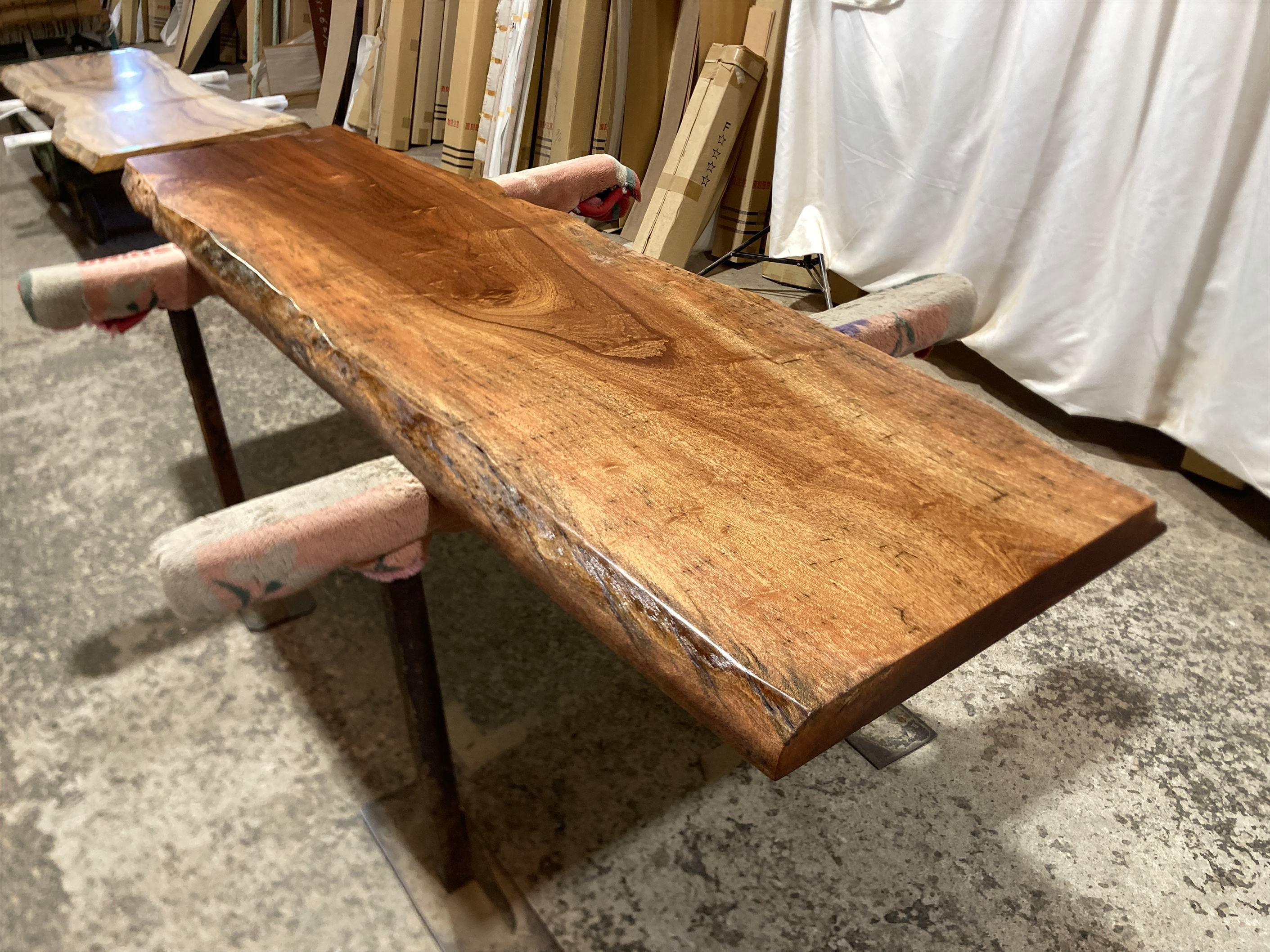 花梨無垢材一枚板　サイドテーブル　ローテーブル　昭和レトロ 花梨無垢材一枚板 サイドテーブル ローテーブル 昭和レトロ 花梨無垢材