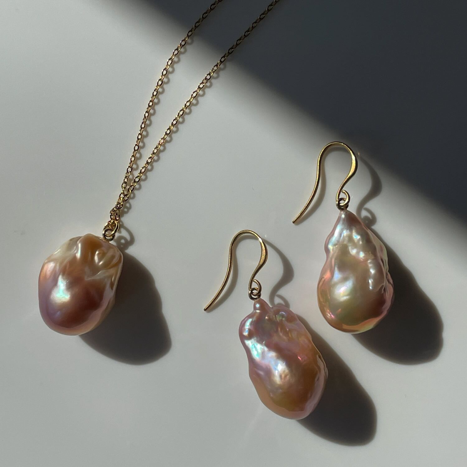 Sクラス〉baroque pearl drop pierce/earring（NATURAL）（12月下旬お届け予定） | LARICA