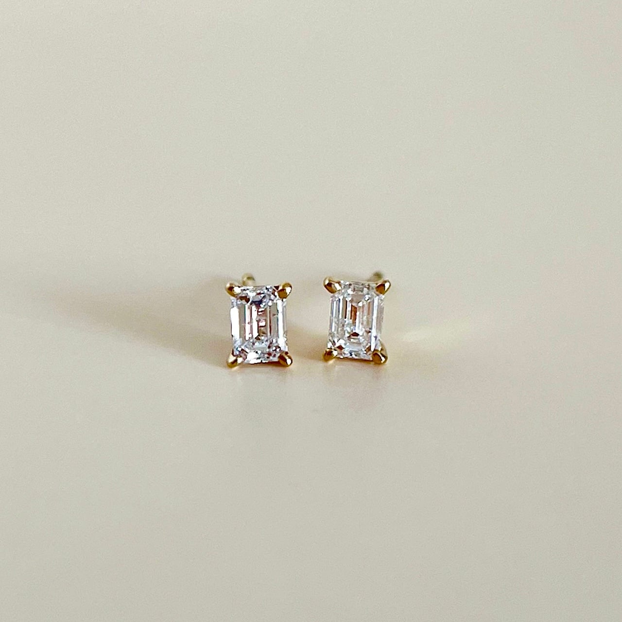 バケットカット ダイヤモンド ピアス 0.30ct K10イエローゴールド チェカ 鑑別書付 | cheka Diamond & Jewelry  powered by BASE