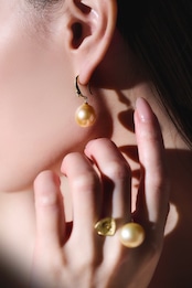 K18 Utopara South Sea Gold Pearl, Diamond Earrings
