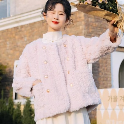 ノーカラージャケット レディース フェイクファー 長袖 ラウンドネック ダブルブレスト もこもこ ショートジャケット レトロ クラシカル かわいい ガーリー きれいめ カジュアル デート おしゃれ