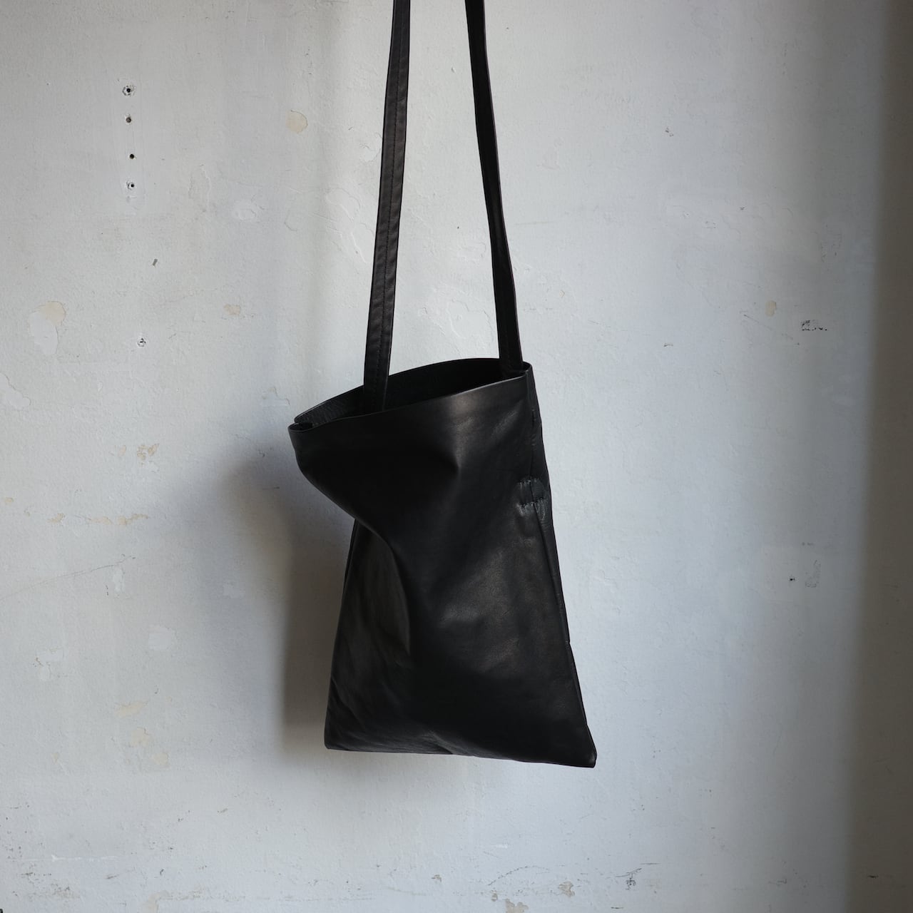 one strap bag / M - horse