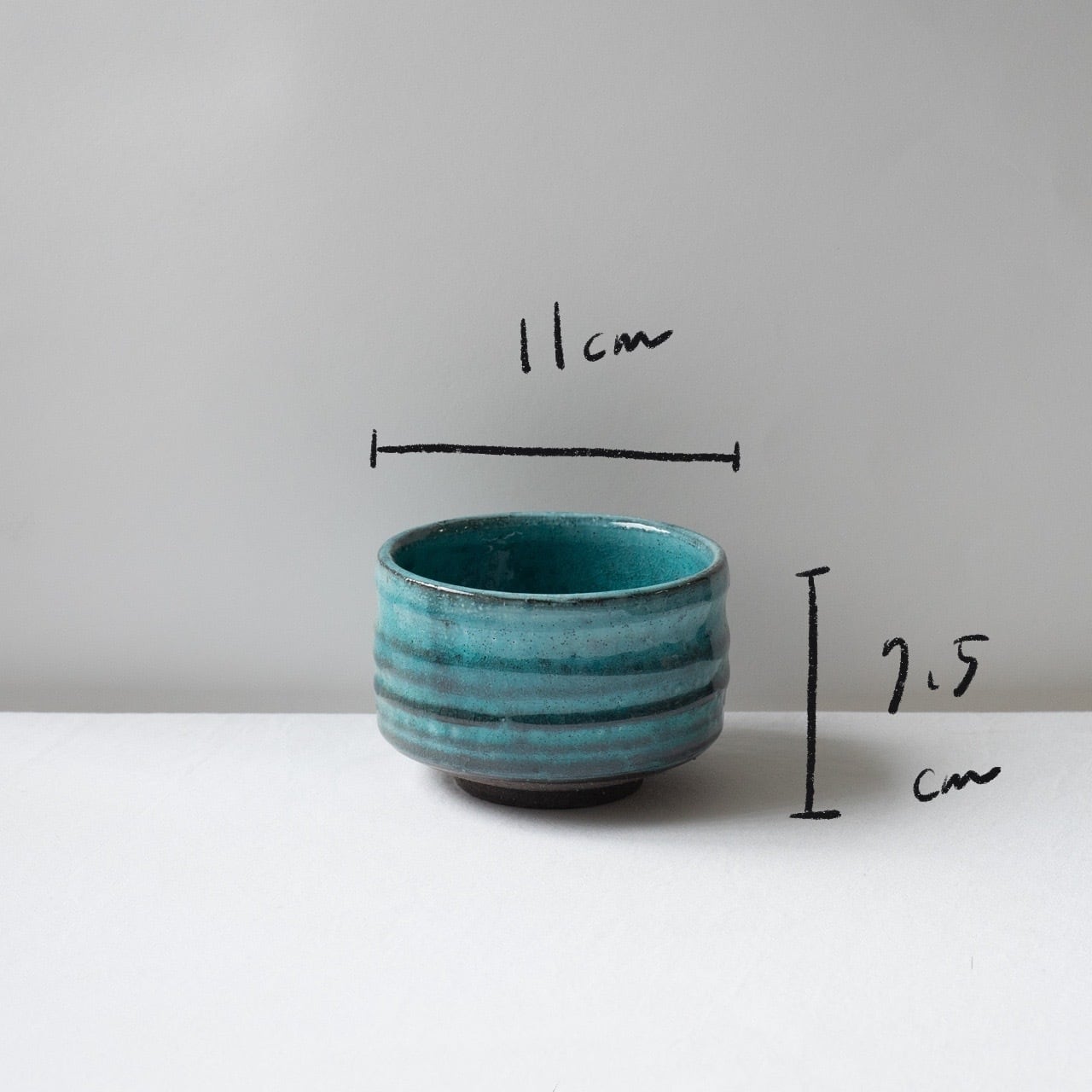 土物グリーン抹茶碗 | Kamani | 多治見で営む 美濃焼器のWebショップ