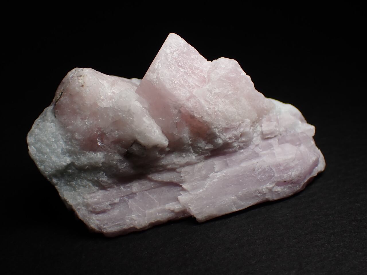 ギニア共和国産 ルビー/Ruby 原石 2個セット A-RUB074 | 鉱物・天然石