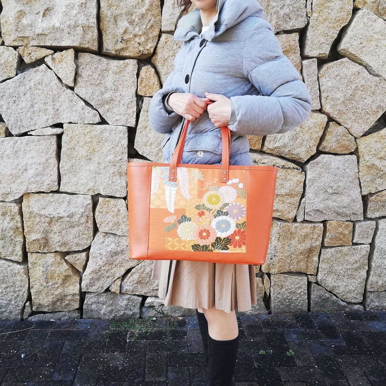 トートバッグ（A4サイズ収納可）オレンジ　【四季の花】帯バッグ | 帯地バッグの専門店　gattija powered by BASE
