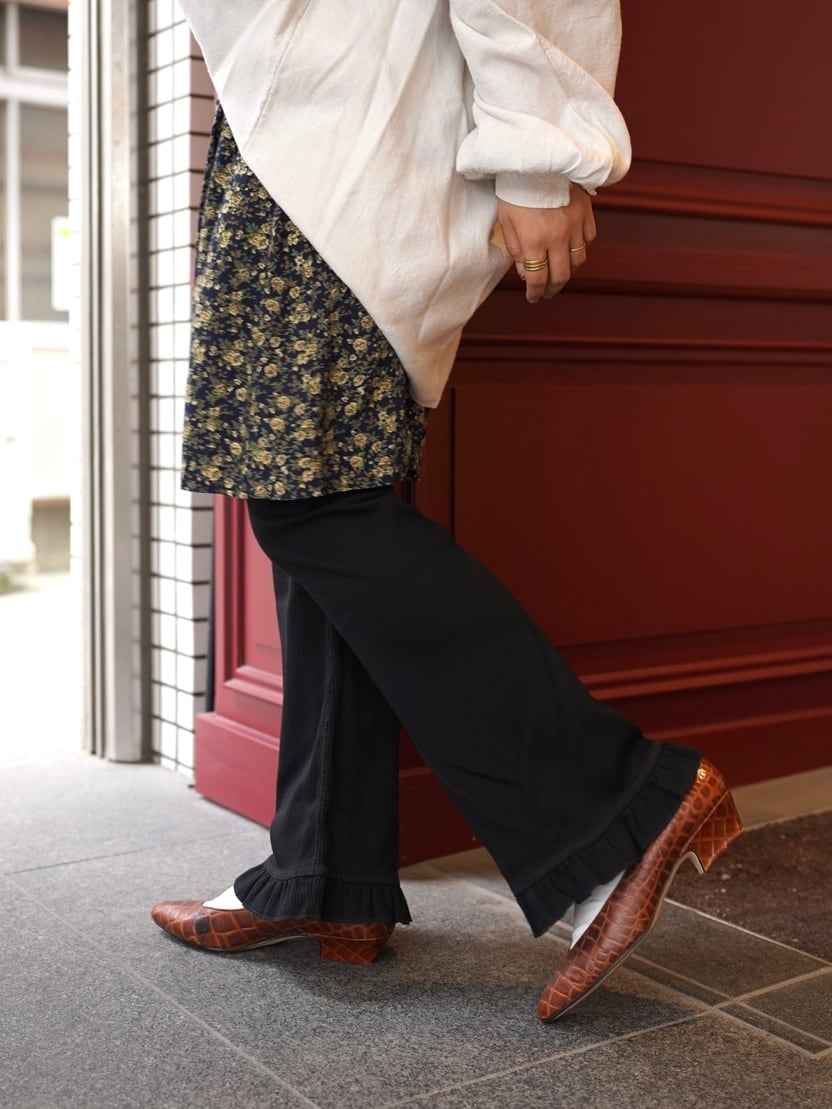 RhodolirioN(ロドリリオン) “Ribbed Frill Pants-Black