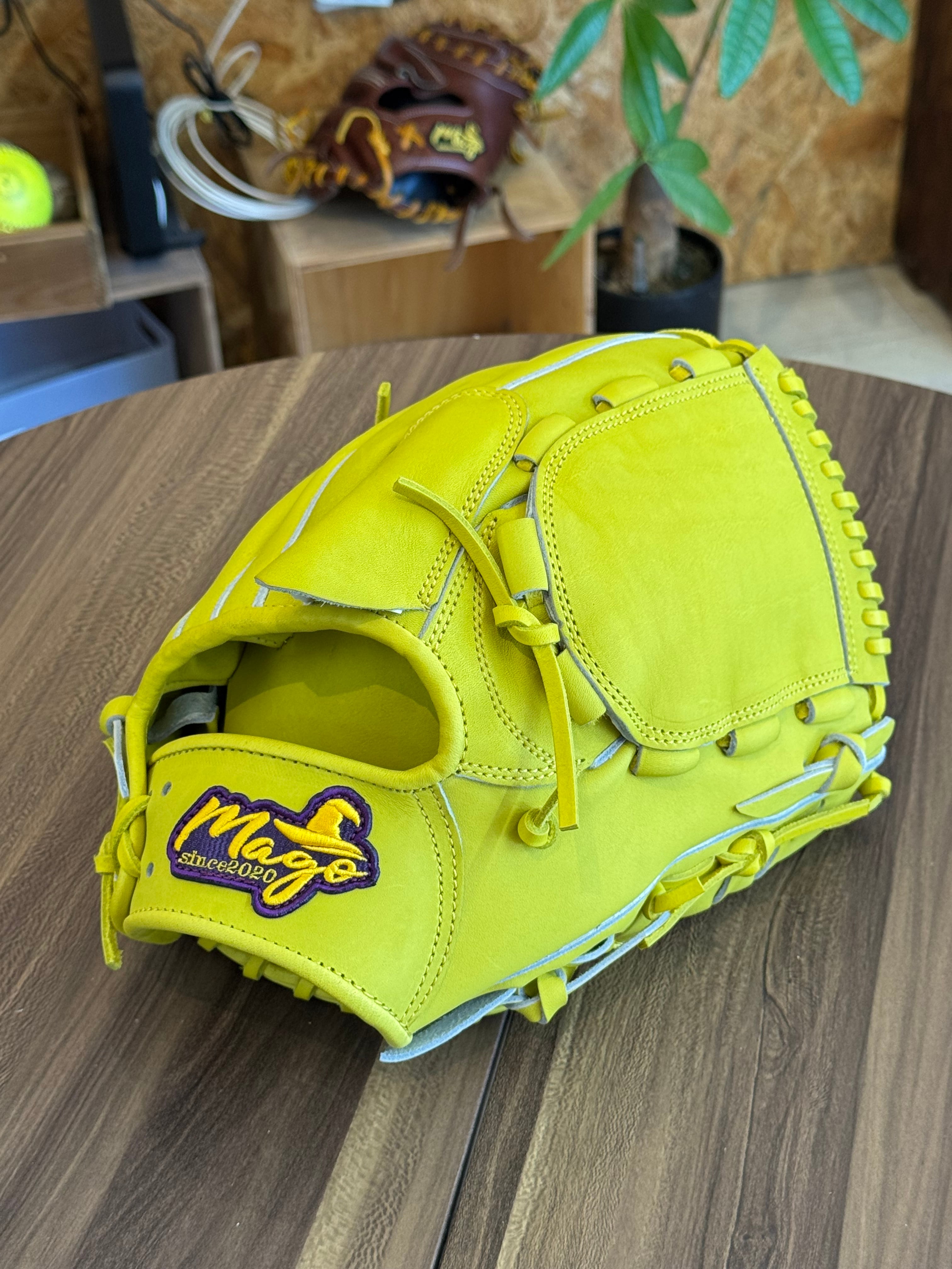 Mago_Glove