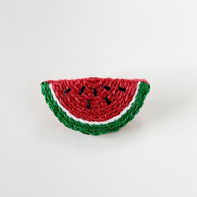 kii6 刺繍スイカブローチ | teshigotoya ねむの木の豆