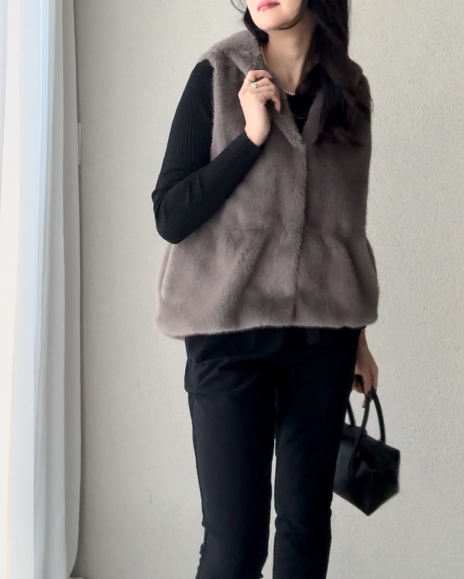 残り僅か！SYSORUS(シソラス) バルーンヘムフーデッドフェイクファー