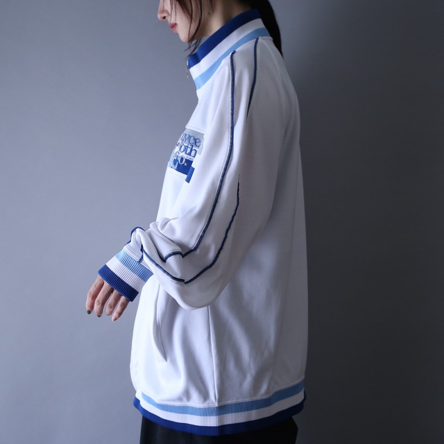 "blue×white" good coloring over silhouette track jacket