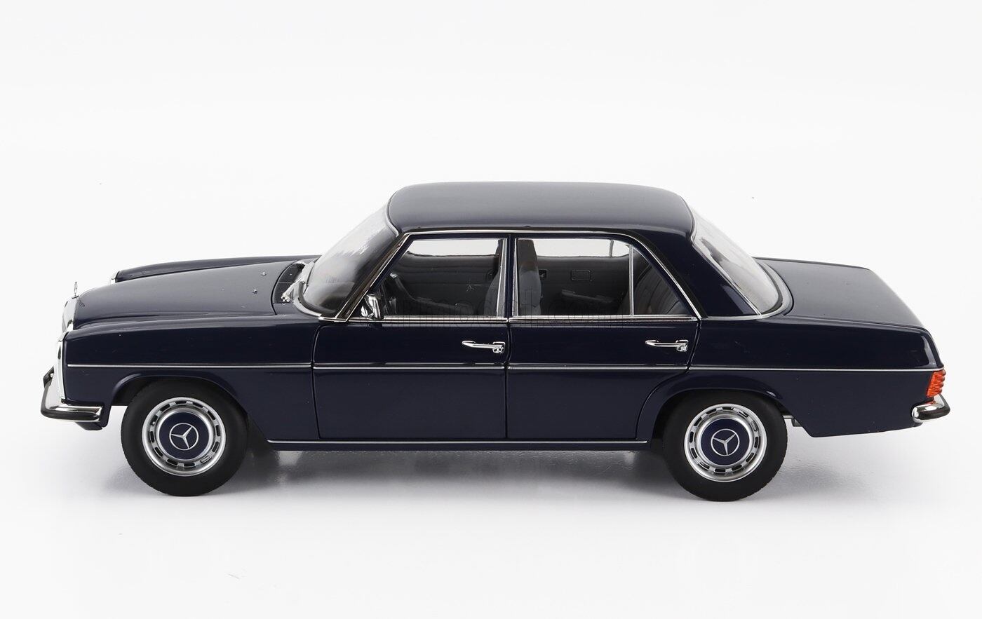 ノレブ1/18 メルセデスベンツ200 ブラック norev 1/18 Mercedes Benz 200/8 W115 Taxi 1968 black