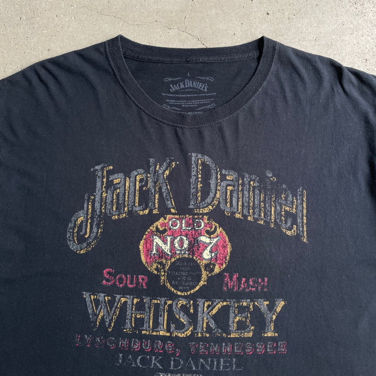 RED ROCK OF THE T-SHIRTS /JACK DANIEL’s