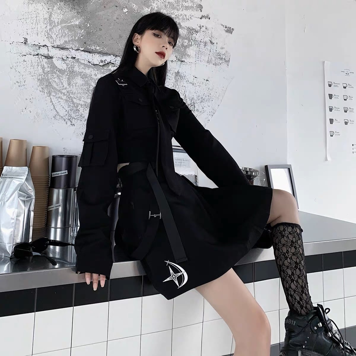 病みかわいい ブラックシャツ＆スカート セットアップ ベルト付き 闇み
